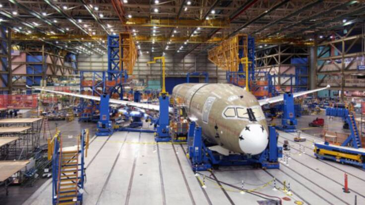 La primera llamada del día con Mikel Irujo, consejero de Desarrollo Económico y Empresarial