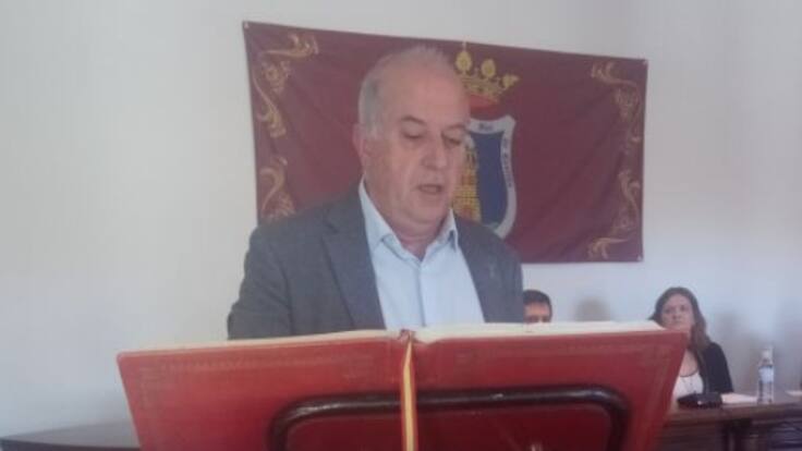 El portavoz de PSOE de Peñafiel, Elías Arranz, repasa la actualidad municipal poniendo el foco en el desfase económico del pasado ejercicio municipal