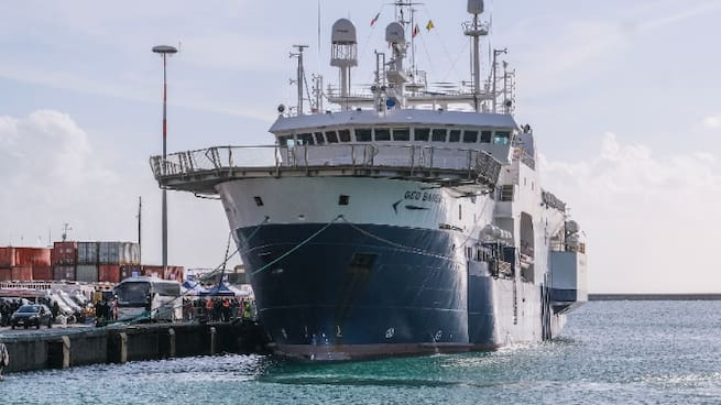 La crueldad del decreto migratorio de Meloni: el barco de Médicos Sin Fronteras inmovilizado y pendiente de una multa