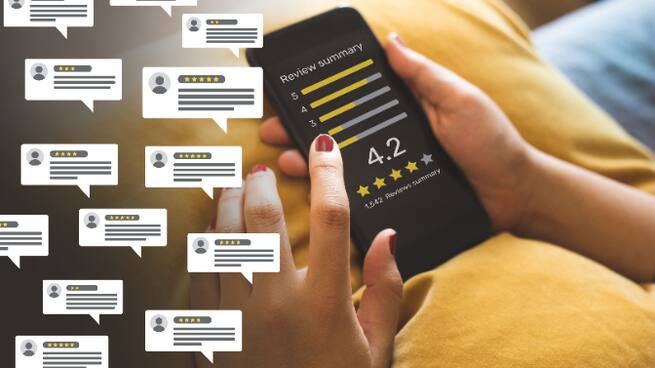 10.000 reseñadores escribiendo comentarios falsos y personalizados