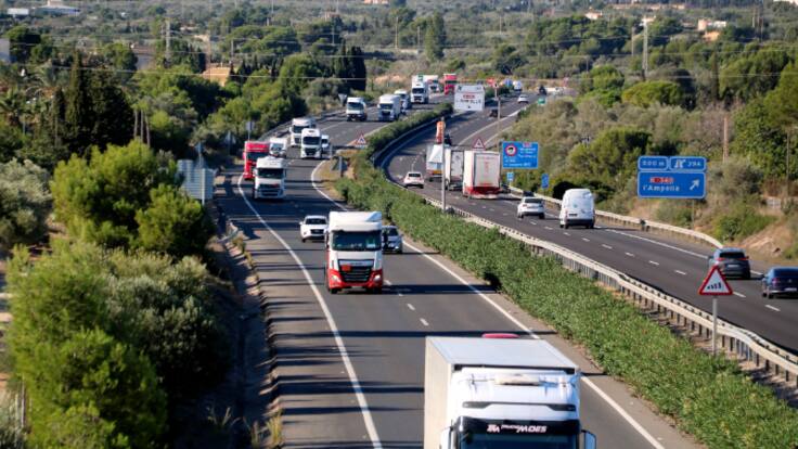 Reportatge a l'Aquí Catalunya | "Tenim un problema greu de manca de conductors, els estudiants ni es plantegen el sector del transport i la logística"