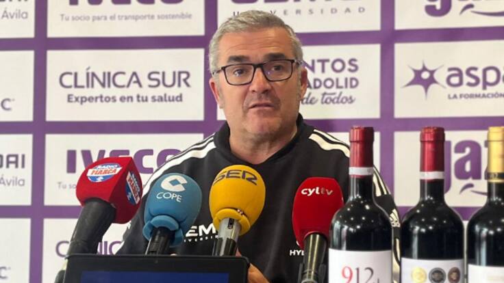 Paco garcía, entrenador del Real Valladolid de baloncesto, en la previa ante Coruña