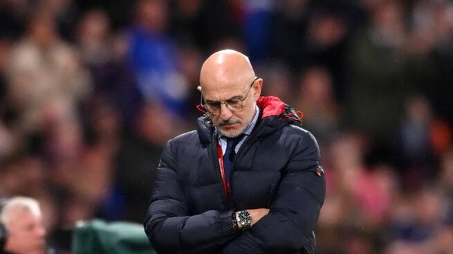 Manu Carreño: "Luis De la Fuente debe encontrar un once titular, que está muy lejos de lo que hemos visto en estos dos partidos"