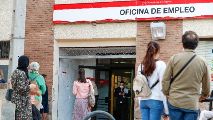 Una joven en paro reacciona a las palabras del vicepresidente de Ayuso sobre el desempleo en Madrid: "Se me queda mal cuerpo, no vivimos en la misma realidad"