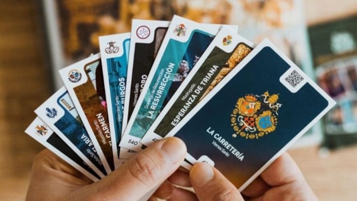 Conocemos el coleccionable de la Semana Santa de Sevilla, 'Holy Cards', con casi 600 cromos