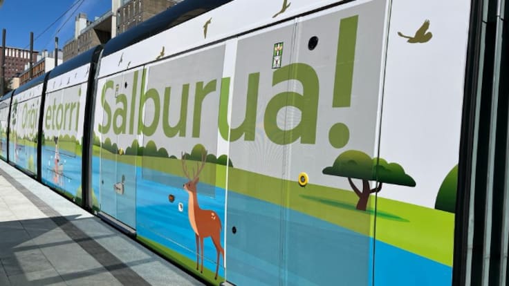 Hacemos el recorrido del tranvía por Salburua