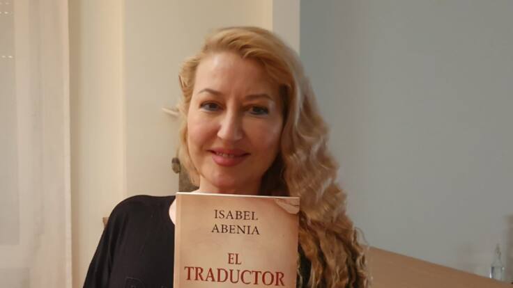Charlamos con la escritora Isabel Abenia