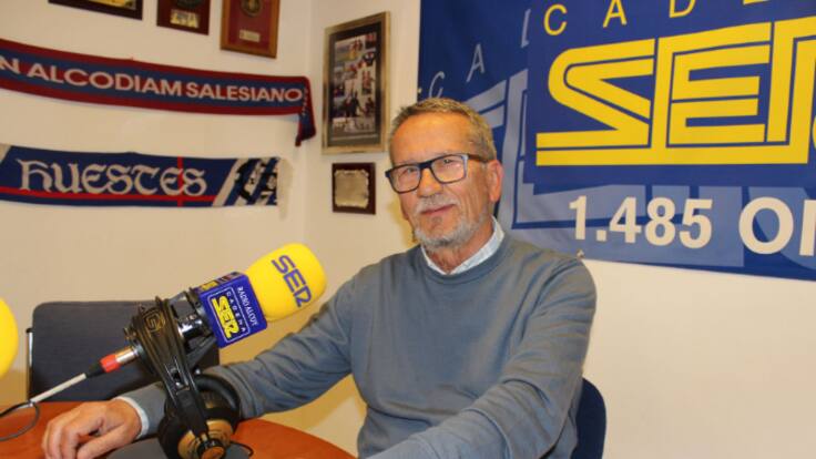 Josep Maria Segura explica detalles de su participación en la mesa redonda sobre fiestas de Moros y Cristianos (12/04/2023)