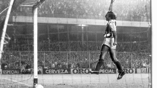 Satrustegi en la SER: "Es un orgullo que me recuerden como el máximo goleador de los derbis"