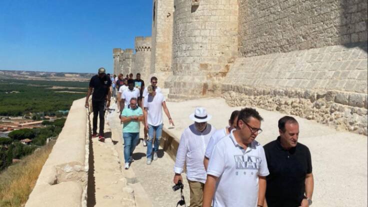 Peñafiel despide la grúa de un Castillo que tendrá jornadas de puertas abiertas en verano