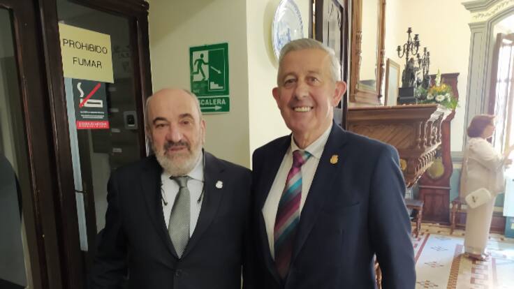 Pepe Soler, concejal de fiestas, y Alfonso Camañes, Pregonero 2023, en Radio Villena SER