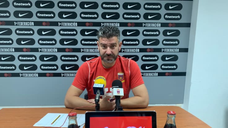 Fernando Estévez, Ent. del Eldense, antes de visitar a la U. D. Logroñés