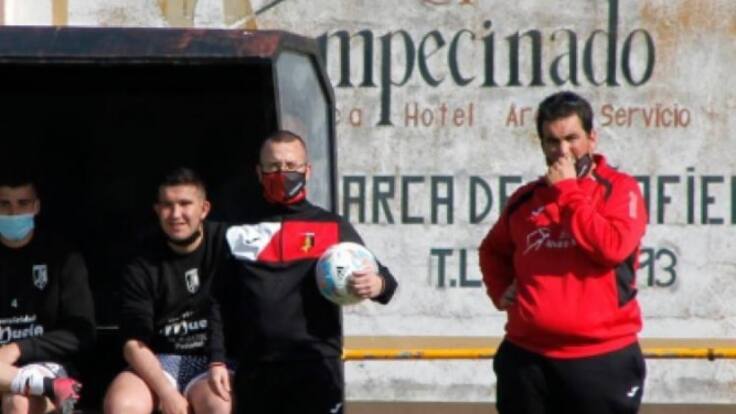 El entrenador del Atlético Peñafiel, Sergio Requejo, repasa en la SER la temporada del equipo y su retirada del banquillo