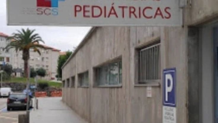 Rafael Tejido, director gerente de Valdecilla reconoce que el aparcamiento en la Urgencias de Pediatría no tiene fácil solución