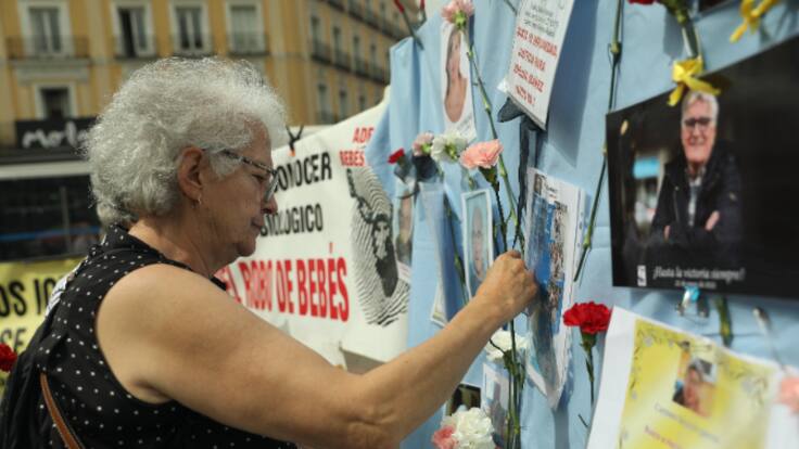 Ley de bebés robados en el estado español, playas españolas contaminadas y ética periodística