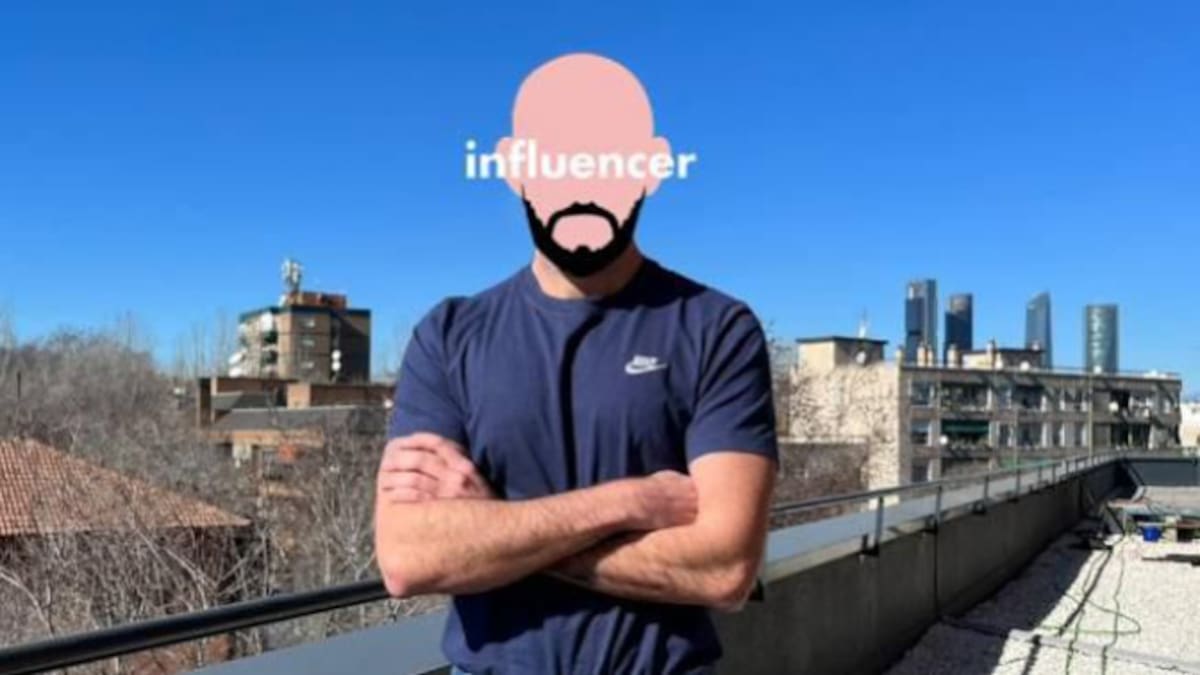 AlexSinos, el 'influencer' avilesino que triunfa siendo anónimo