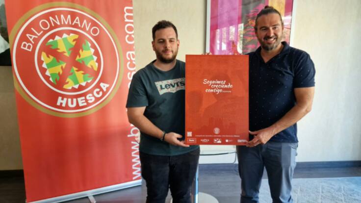 Néstor Oliva, gerente del Bada Huesca en Radio Huesca