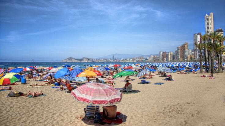 Entrevista a la consellera de Turismo, Nuria Montes, y temperaturas máximas históricas en puntos de la Comunitat Valenciana