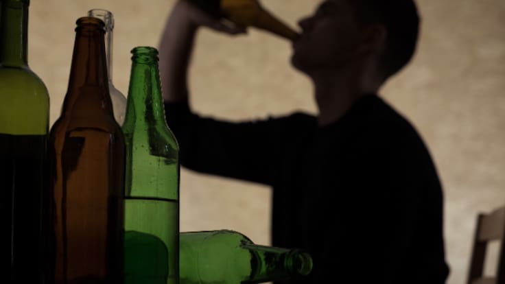 "Al final les permite ver una realidad antes de que ocurra": las gafas que imitan los efectos de las drogas y el alcohol