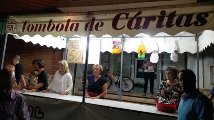 Estefanía Martínez ofrece todos los detalles acerca de la Tómbola de Cáritas en Motilla del Palancar