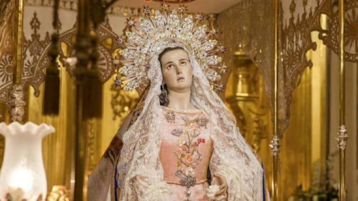 El Paso Blanco celebra el XXVI Aniversario de la coronación de la Virgen de la Amargura