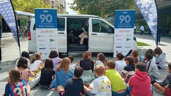 La radio en las aulas del Colegio San Francisco de Pamplona