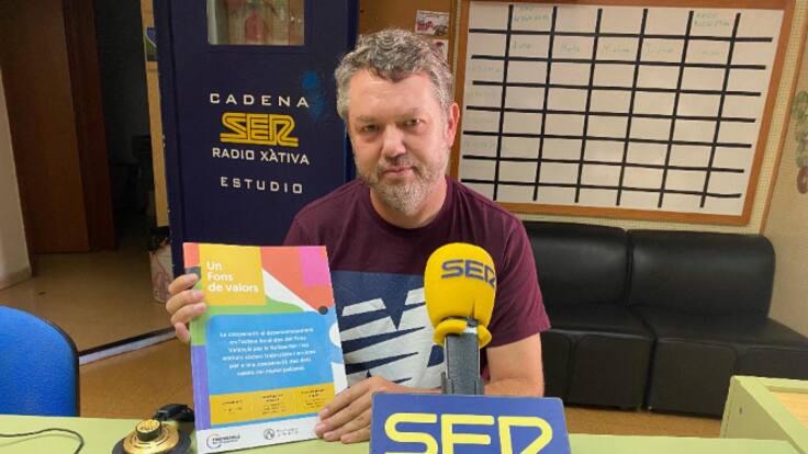 Hablamos con Sergio Belda, profesor del Departamento de Trabajo Social y Servicios Sociales de la Facultad de Ciencias Sociales de la Universitat de València y el técnico del Fons Valencià per la Solidaritat, Natxo Peñarrocha