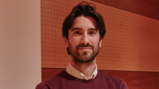 Entrevistamos al comisario de la exposición "Joan Ramos, retrospectiva 1967-2023", Pablo Camarasa