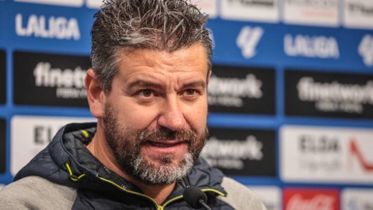 Fernando Estévez, Ent. del Eldense, antes de visitar a la S. D. Amorebieta