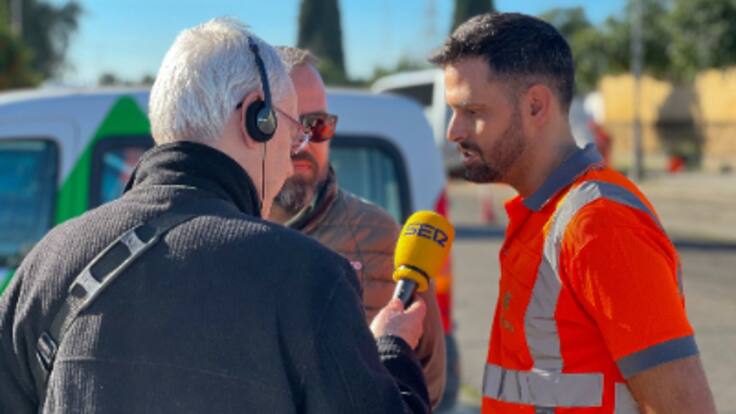 Acompañamos a una cuadrilla de Sadeco en la recogida de la naranja