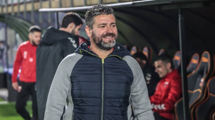 Fernando Estévez, Ent. del Eldense, antes de recibir al R. C. D. Espanyol de Barcelona