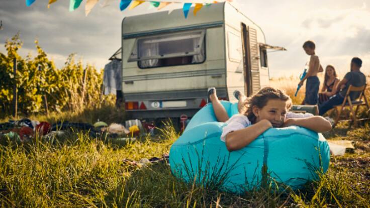 "Se comen el mundo": así estudian los niños de familias nómadas que viajan por el mundo en camper