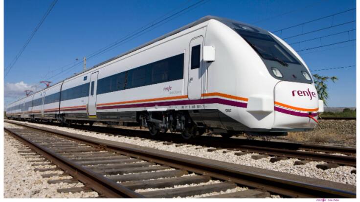 Los usuarios del tren entienden que se pueda poner fin a los abonos gratuitos pero reclaman "precios democráticos"