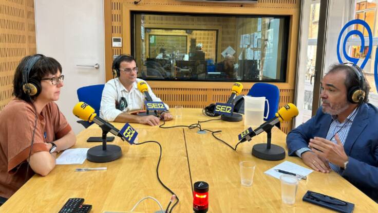 Marta Latorre, Emilio Ivars y Pedro Rivera en la tertulia de Hoy por hoy Murcia