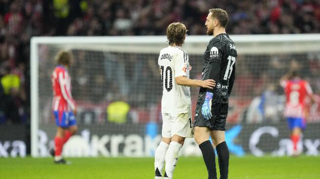 "Ninguna sanción puede llevar la decencia a esa grada, sólo el Atlético de Madrid...": 'El Sanedrín' valora el cierre del Metropolitano tras el derbi