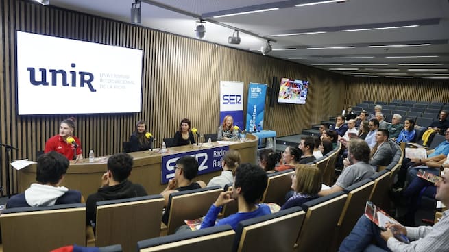 IV Jornadas Juventud. Bienvenida y Conversación entre jóvenes. ¿El ocio puede convertirse en tu profesión? (10/10/2024)