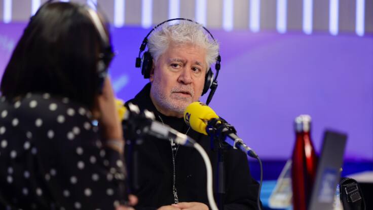 El mensaje de Pedro Almodóvar a la "caverna" de los medios: "He decidido vivir en este país y continuar en este país"