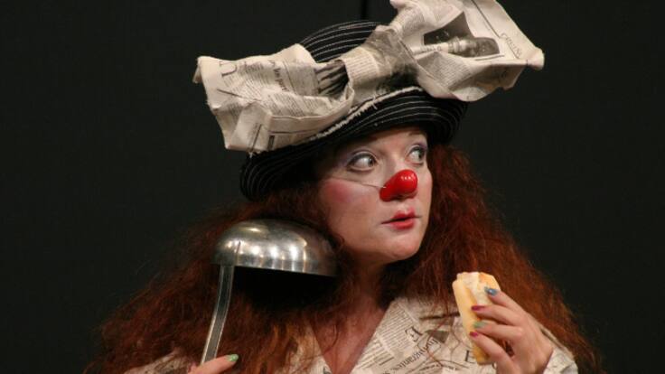 Beatriz Santiago, responsable de programación cultural del Ayuntamiento de Fuenlabrada, habla del III Encuentro Nacional de Payasas en Fuenlabrada.