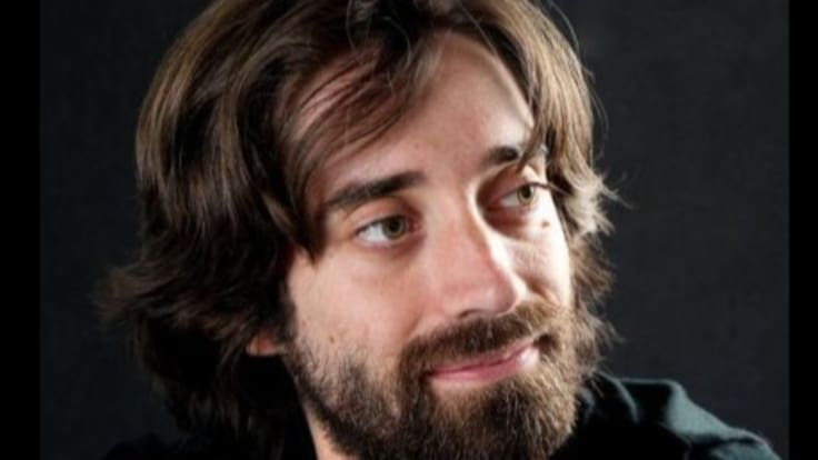 Desayunando con... Juan Gómez Bárcena, un escritor que ni madruga ni desayuna