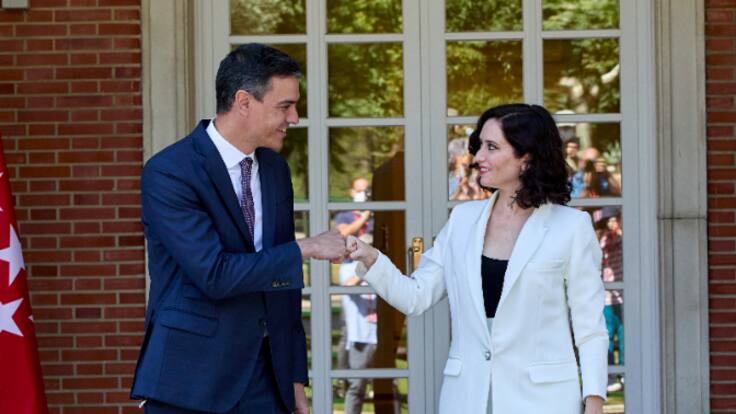 Antón Losada señala la contradicción de Ayuso: "Se arregla con unos whatsapps"