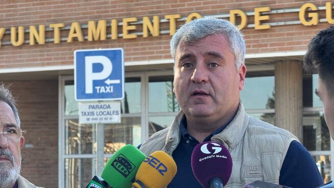 Alfonso Esteban, quejas autobús y tren