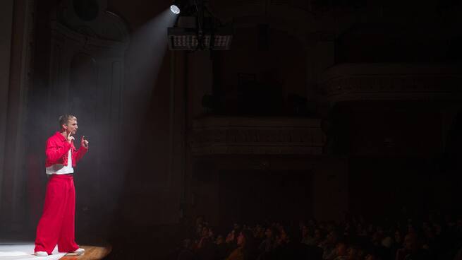 Tragaluz-Entrevista a Roberto Hoyo després de la representació de 'Don Roberto' en la Mostra de Teatre d'Alcoi