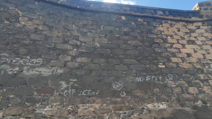 Abigail González condena las últimas pintadas en el Castillo de San Gabriel