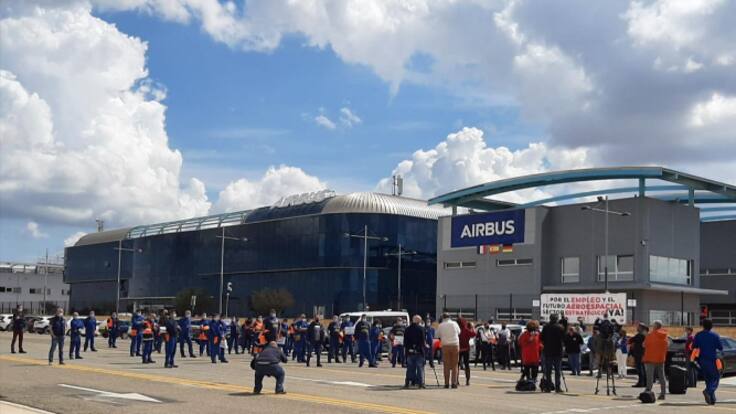 Francisco San José, presidente del comité intercentros de Airbus, repasa el nuevo convenio laboral