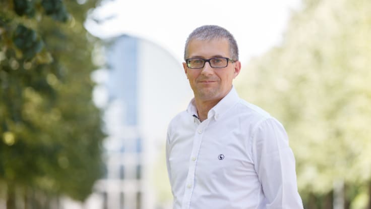 El INI formaliza una inversión de 8 millones de euros y entra en el capital de la firma tudelana AR Racking