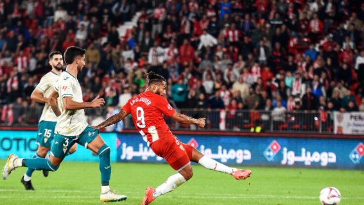 Luis Javier Suárez remata con todo y se ha convertido en una ‘estrella’ para el mercado de invierno.