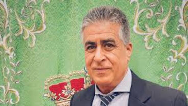 Eugenio Robayna: "No podemos actuar en la plaza del Pueblo Marinero, es privada y una parte es protegida y ya se lo hemos dicho a la propiedad"