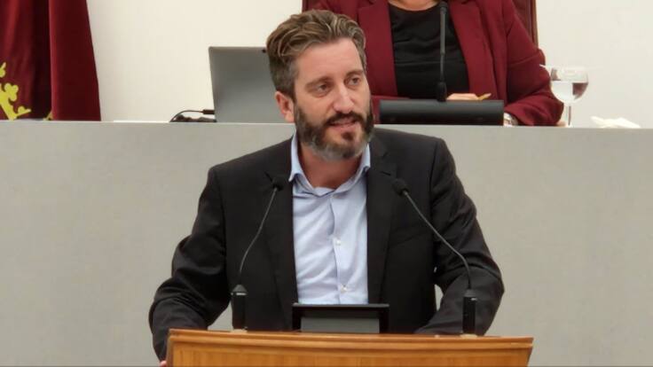 Egío Podemos comision investigacion aeropuerto