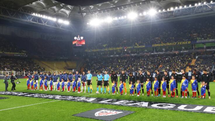 "Te quitan la bufanda y no te dicen por qué": aficionados del Athletic denuncian requisas indiscriminadas en Estambul