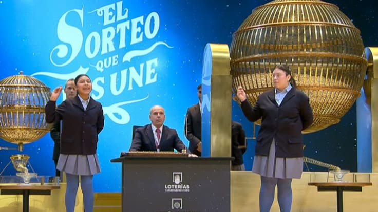 Cantan un segundo Gordo durante el Sorteo de la Lotería y se hace el silencio en el Teatro Real: 15 segundos de puro desconcierto